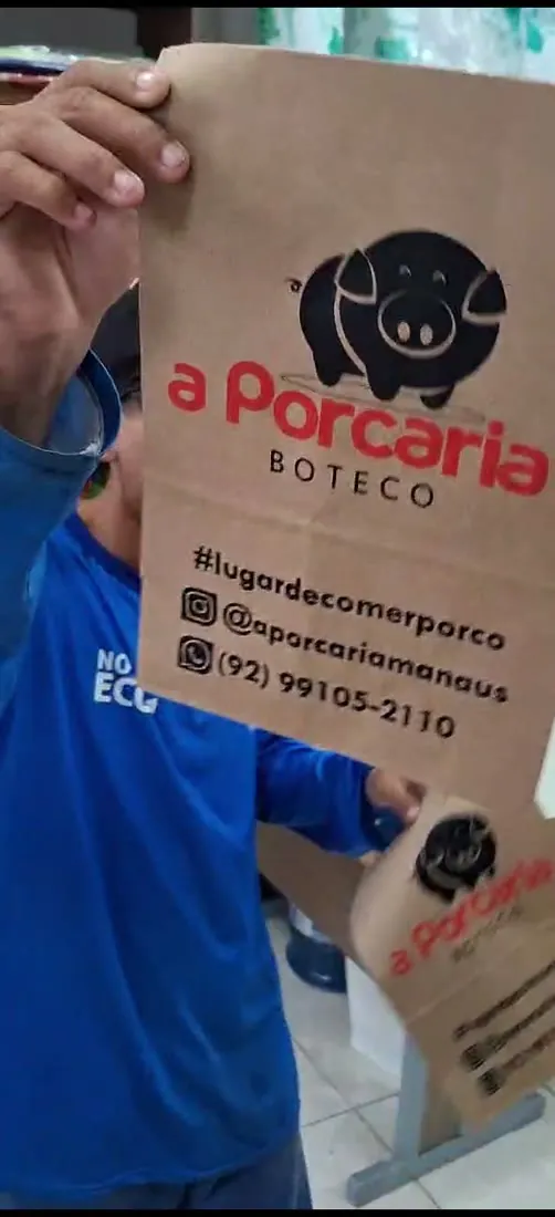 Saco de papel kraft impresso em serigrafia para a Porcaria Boteco
